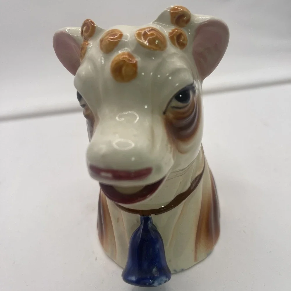 VINTAGE ELSIE BORDEN COW CREAMER MILK PITCHER BOVINE NAVY NECK BELL